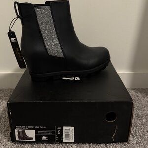 Sorel Kids Black and Silver Joan of Artic Chelsea Boots
